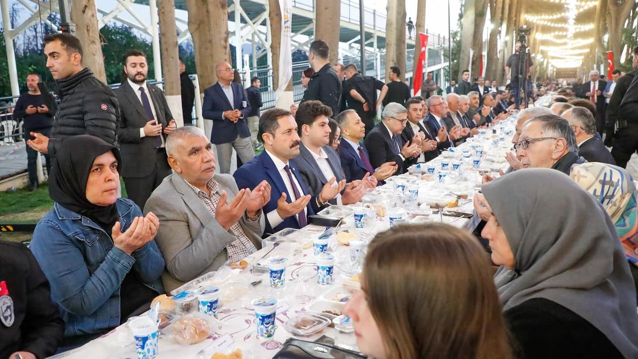 Yerlikaya “Asrın felaketi Asrın birlikteliğine dönüştü…”