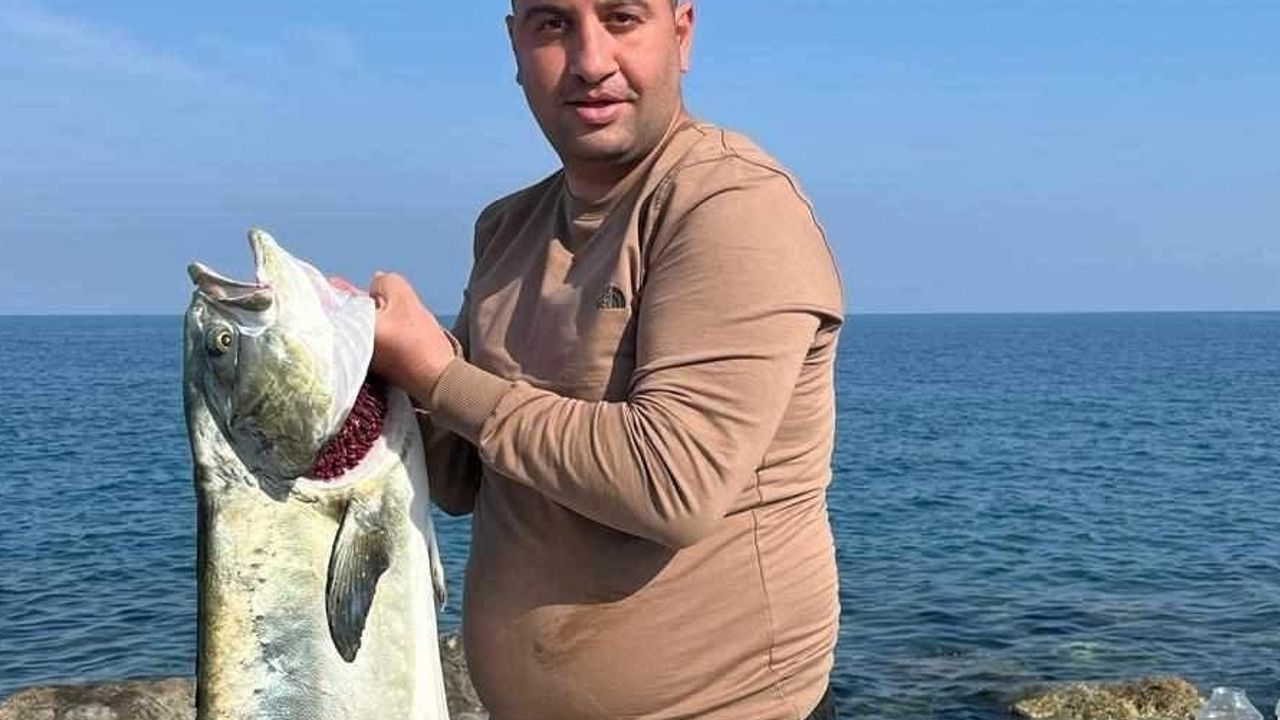 Boyu Kadar Balık Yakaladı