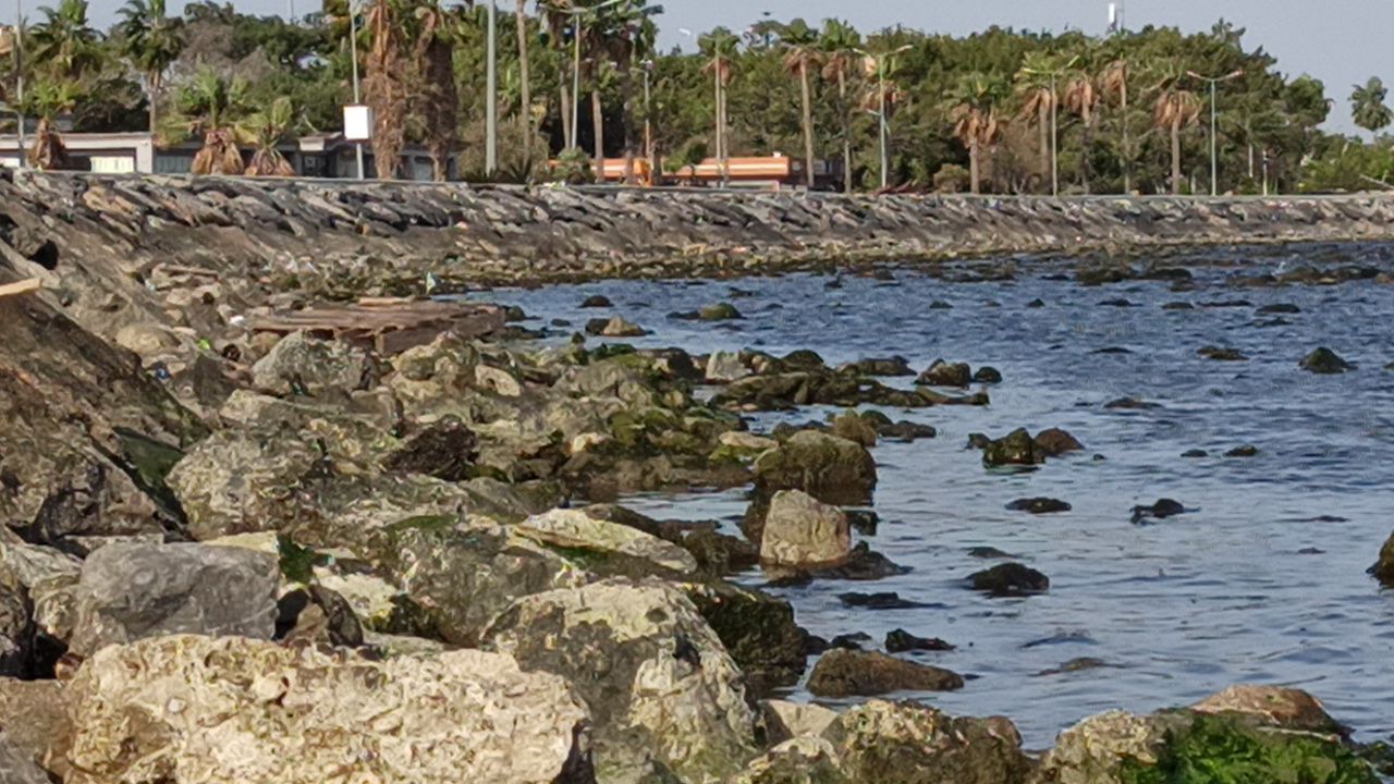 İskenderun’da Fırtına sonrası yine deniz çekildi!