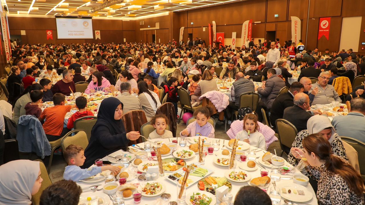 Koruyucu Aileler İftarda Buluştu