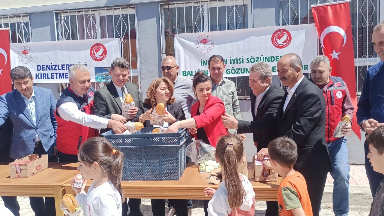 Arsuz'da öğrencilere balık sevgisi aşılandı