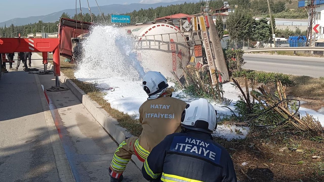 Hatay’da Akaryakıt Tankeri Devrildi…