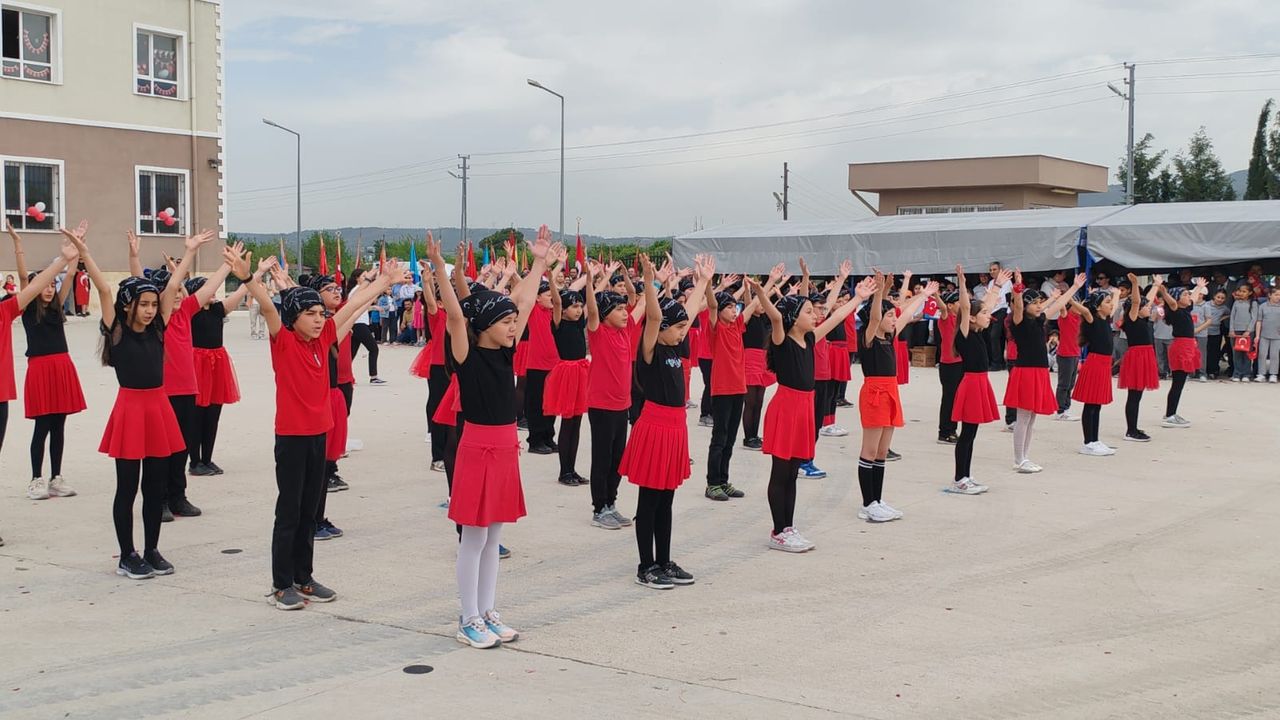 Erzin’de şölen havasında 23 Nisan coşkusu...