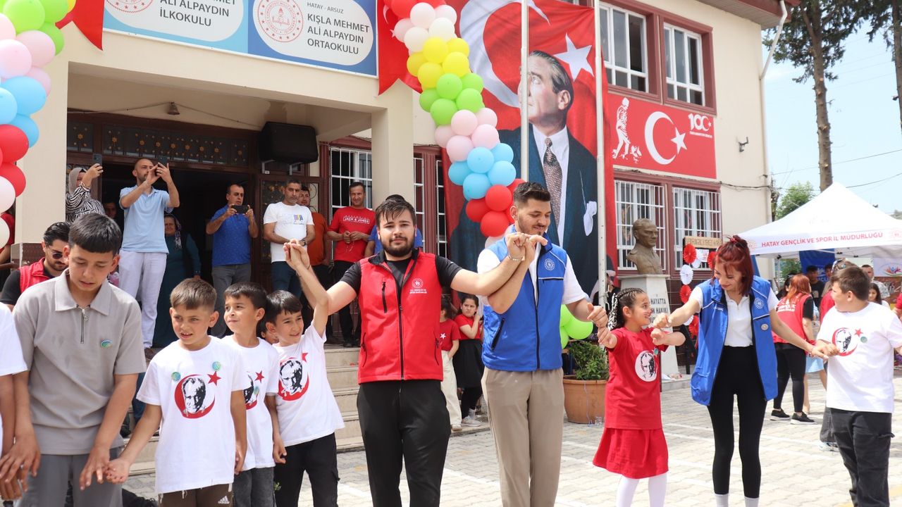 Gençlik Merkezi, coşkuyu köy okuluna taşıdı