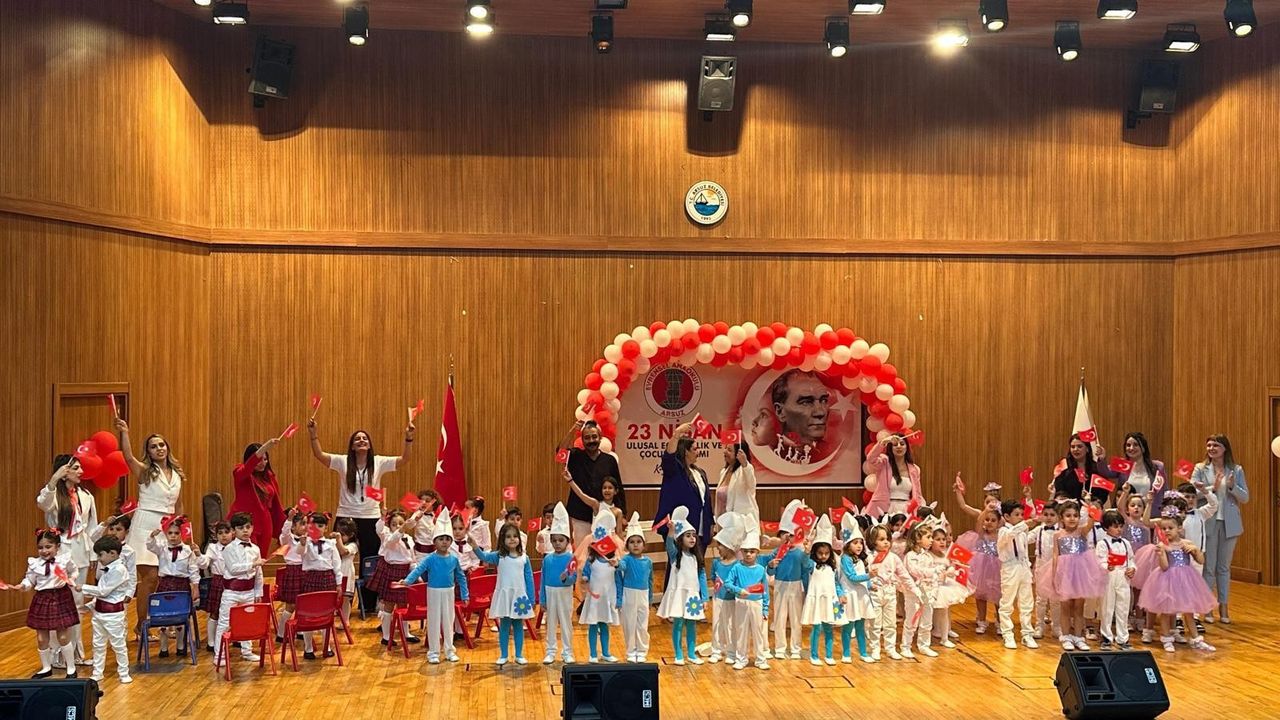 Arsuz Evrensel Anaokulunda 23 Nisan Coşkusu
