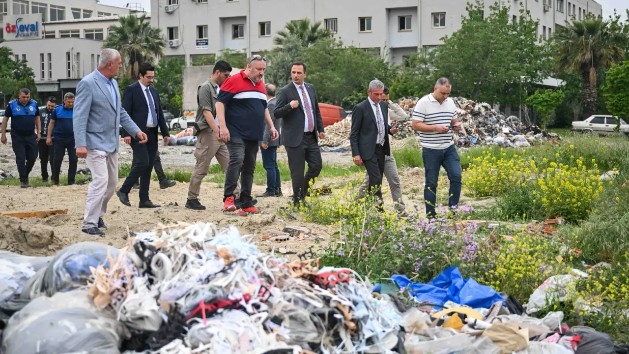 Bornova'dan Ayakkabıcılar Sitesi’nde atık temizliği seferberliği