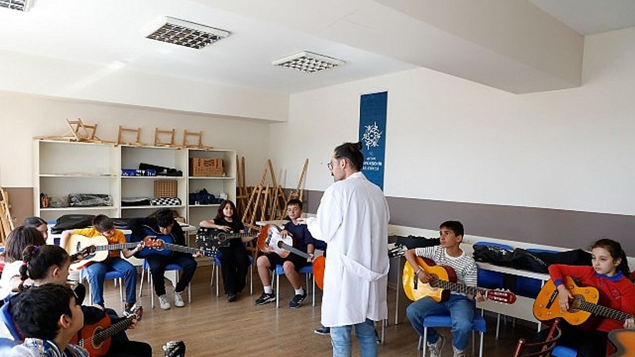 Başkan Çerçioğlu’ndan geleceğin sanatçılarına tam destek