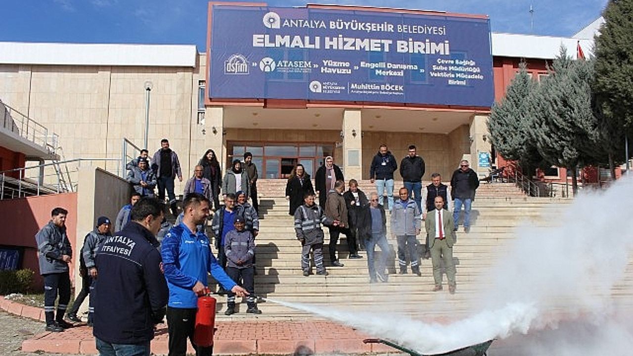 Büyükşehir’in yangın eğitimleri sürüyor