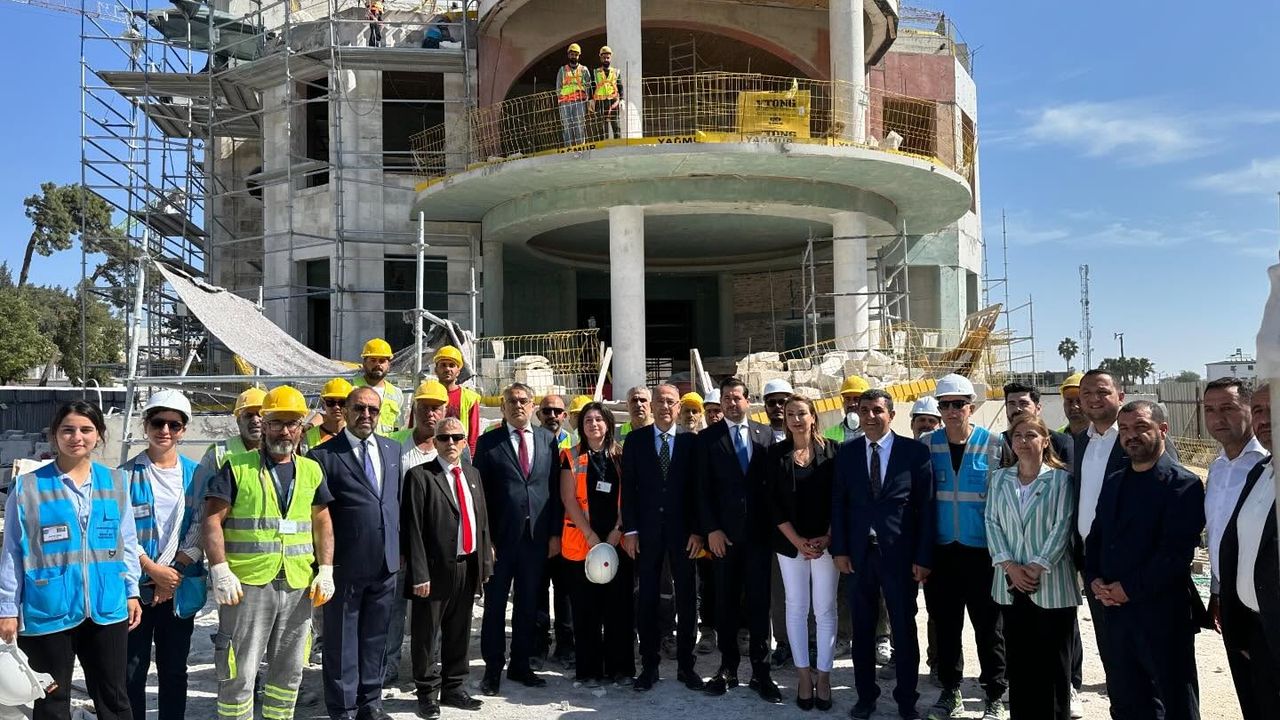 Tarihi Meclis Binası Çalışmaları Yerinde Görüldü