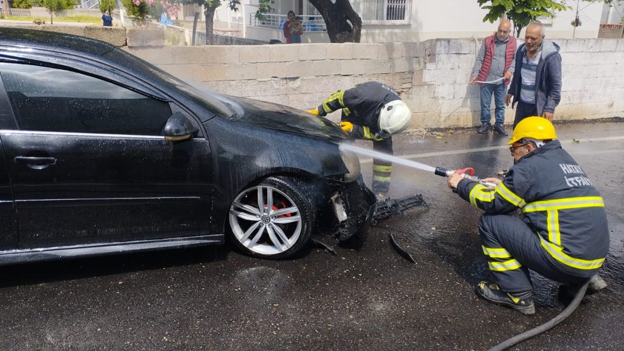 Erzin’de Araç Yangını Korkuttu!