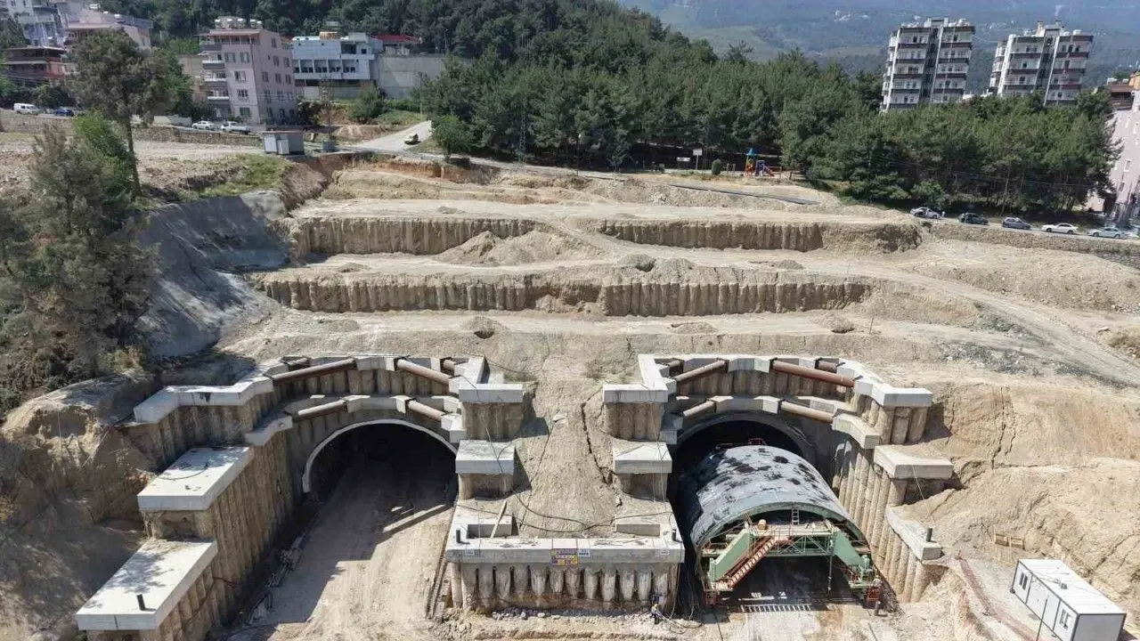 “Belen geçidi 9500 metrelik tünellerle aşılacak”