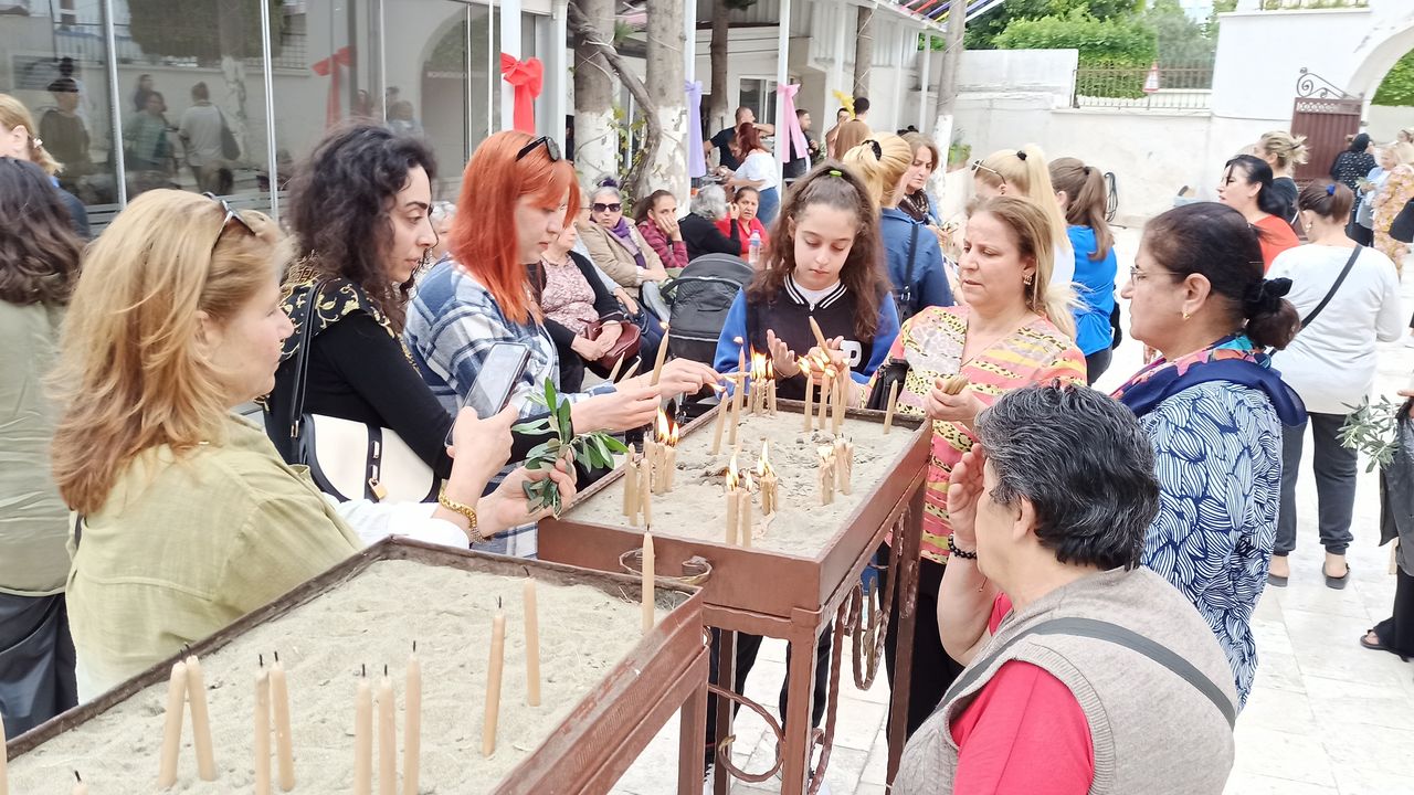 Hristiyan ve Müslümanlar Birlikte Dilek Tuttu