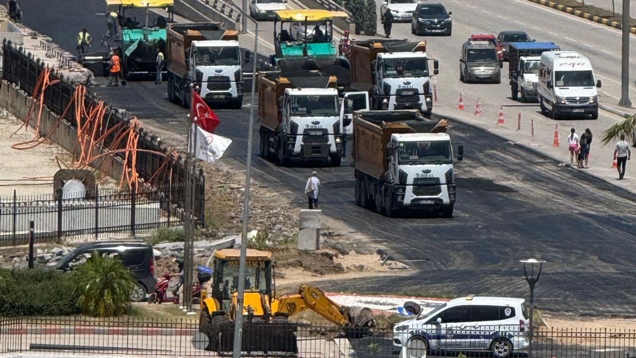 Adliye Kavşağında Hummalı Çalişma