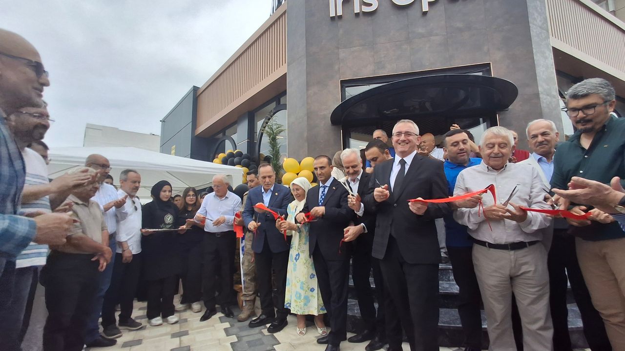 İris Optik görkemli bir törenle hizmete açıldı