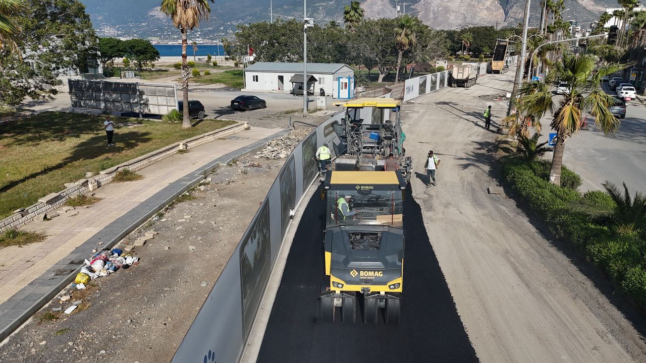 İskenderun Sahil Yolunu Asfaltlamaya Başladı