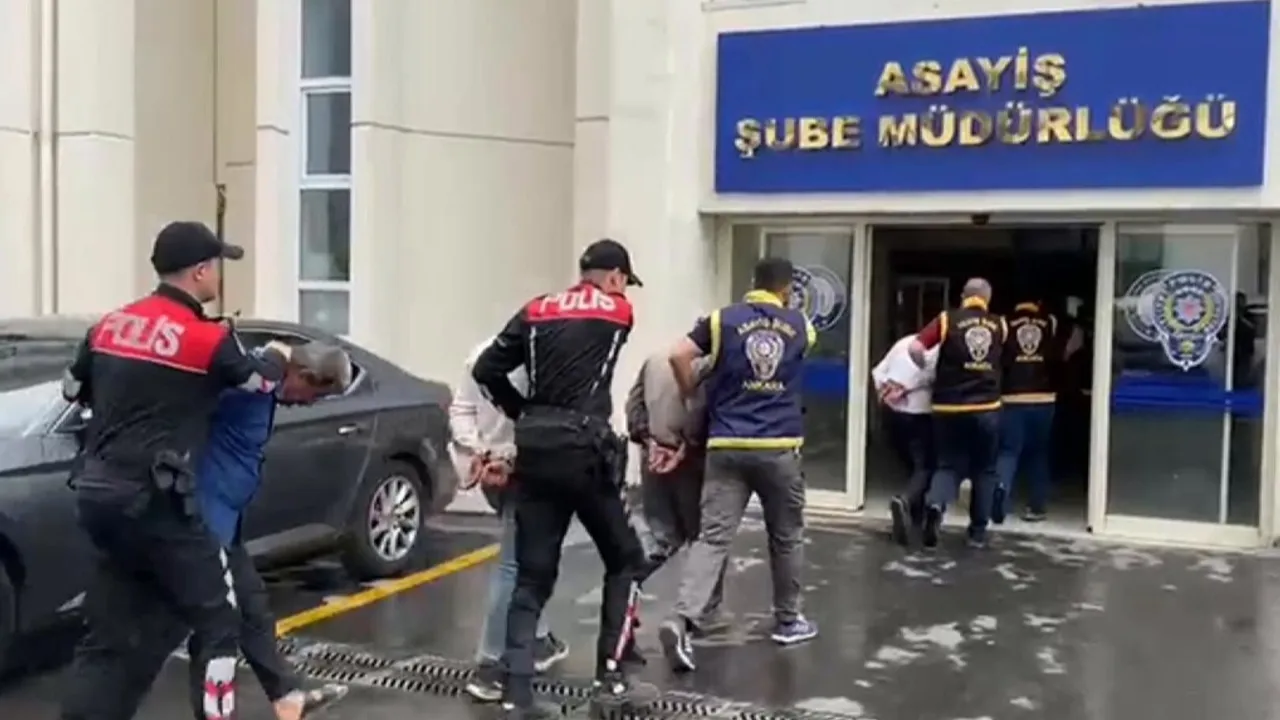 Ankara'da polise saldıran 12 kişi gözaltına alındı