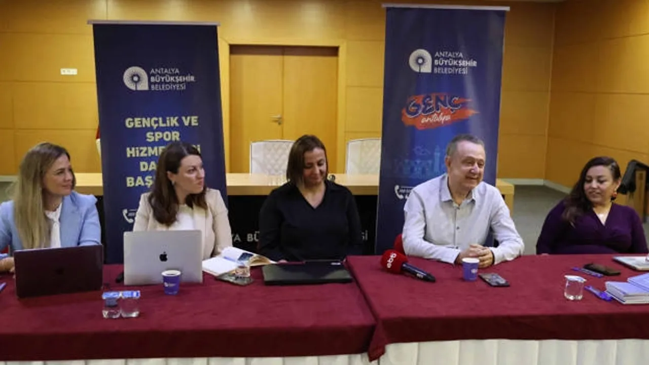 Antalya Büyükşehir gençlik çalışmalarını geliştiriyor