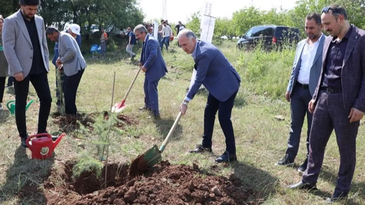 Bursa İnegöl’de Çevre Haftasında 150 fidan toprakla buluştu