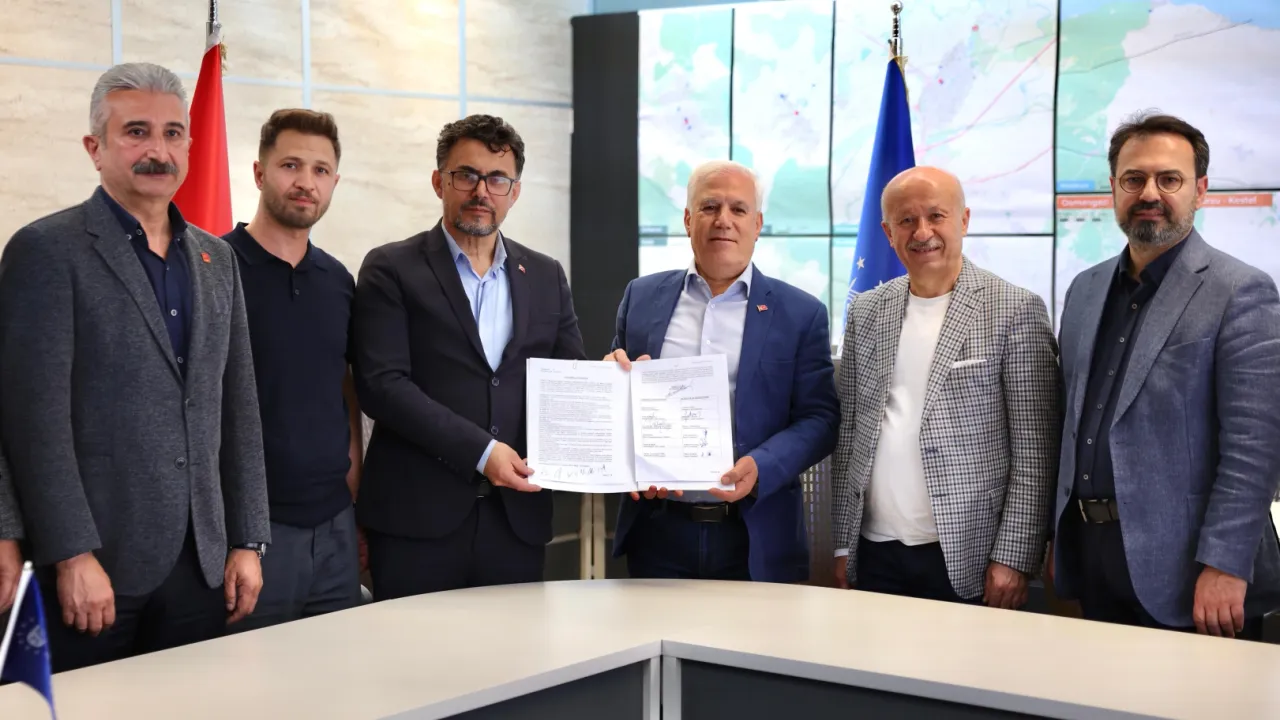 Bursa’da grev sona erdi! BURULAŞ ile Demiryol-İş arasında toplu iş sözleşmesi imzalandı!