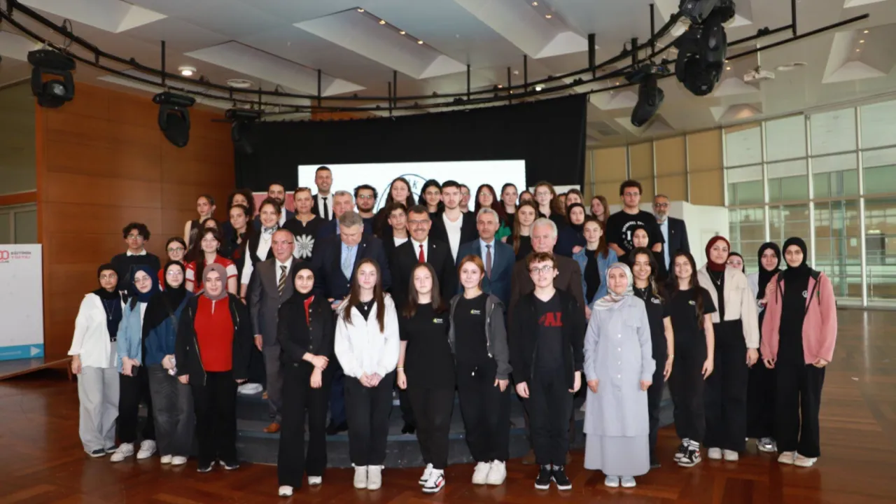 Bursa’da “Köklerden Geleceğe” Bilim ve Gençlik Buluşması