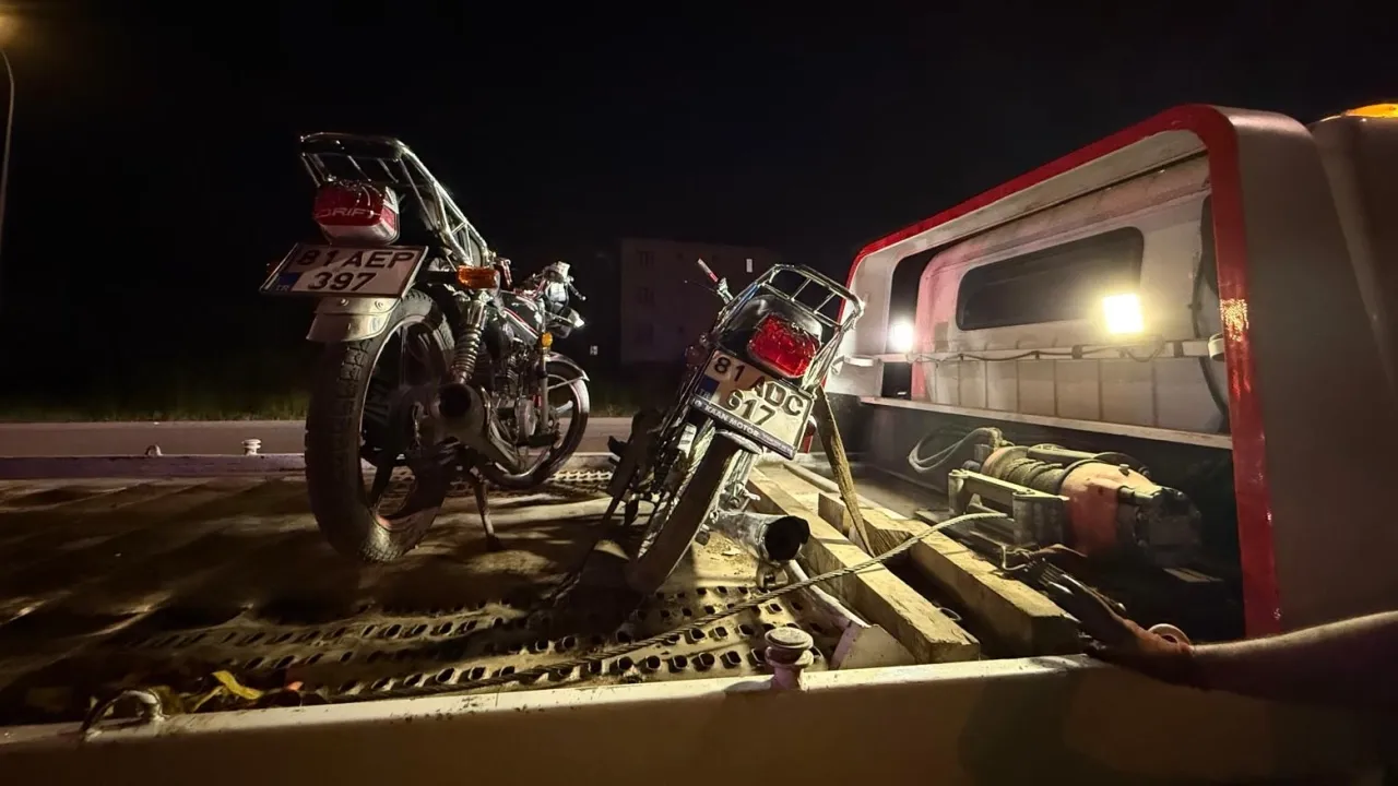 Düzce’de akrobasi yapan motosiklet sürücülerine ceza yağdı!