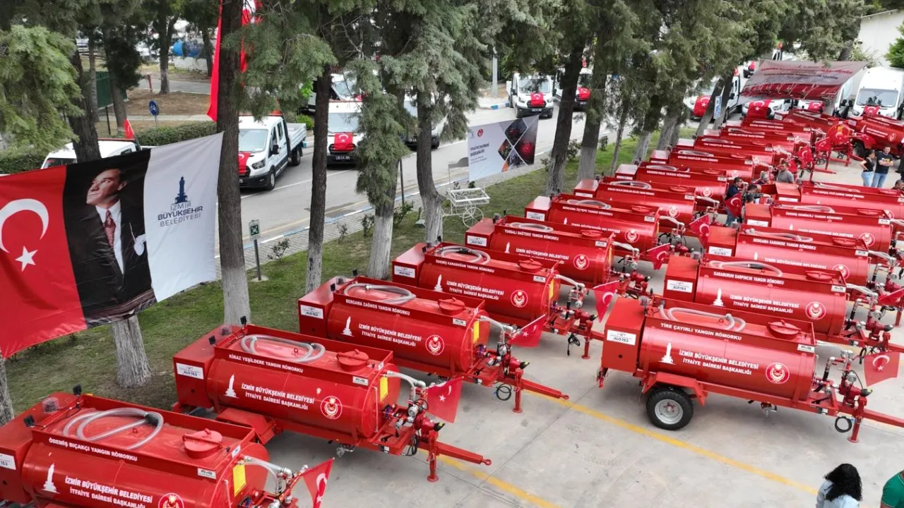 İzmir'de afetlere karşı güçlü adım... Orman köylerine 125 su tankeri