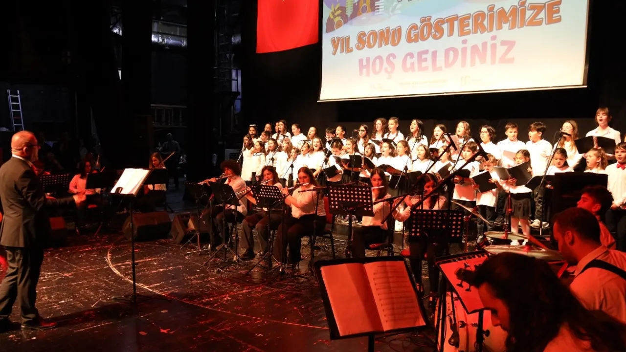 İzmit Sanat Akademisi’nden muhteşem yıl sonu konseri