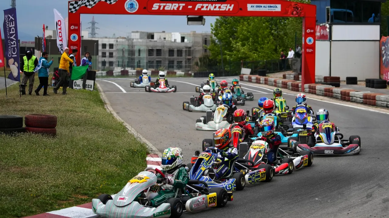 Karting heyecanı Tuzla'da yaşandı