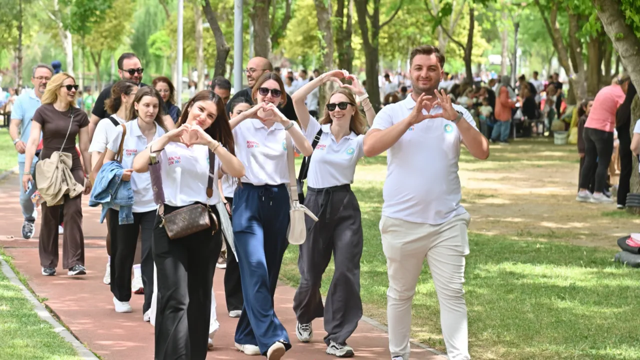 Manisa'da adım adım sağlıklı yürüyüş