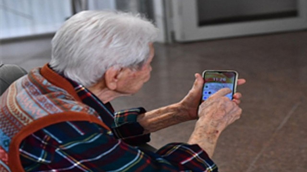 Artık dünya parmaklarının ucunda