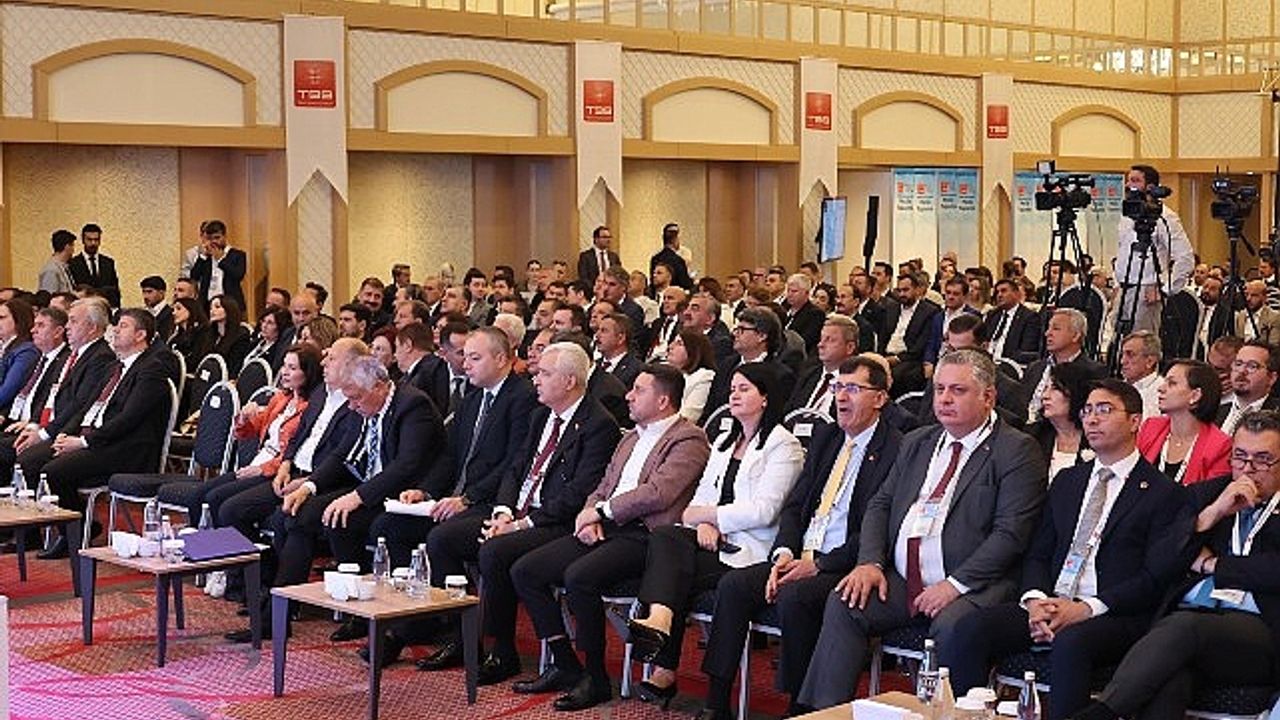 Başkan Arı, Türkiye Belediyeler Birliği Encümen Üyeliğine Yeniden Seçildi