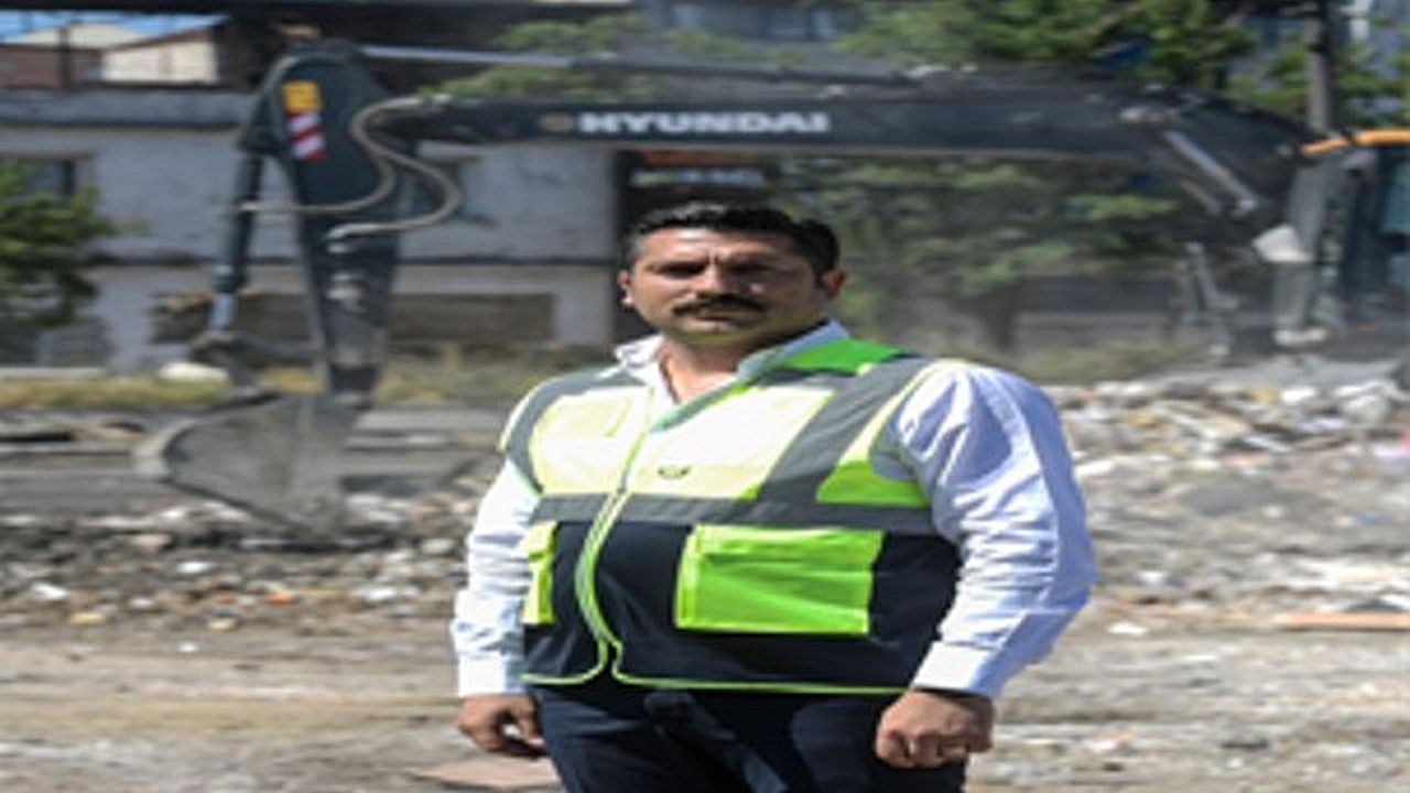 Büyükşehir’den Buca’da temizlik operasyonu