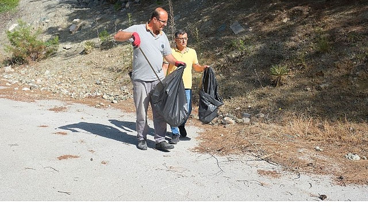Kemer Belediyesi, yabancı uyruklu kadınlarla temizlik yaptı
