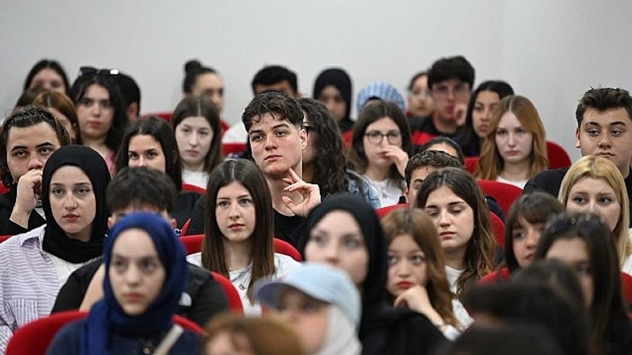 Kocaman Gençlerle Birlikte