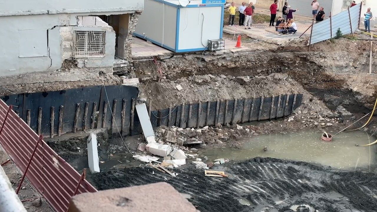 İskenderun’da Temel Kazısında göçük…