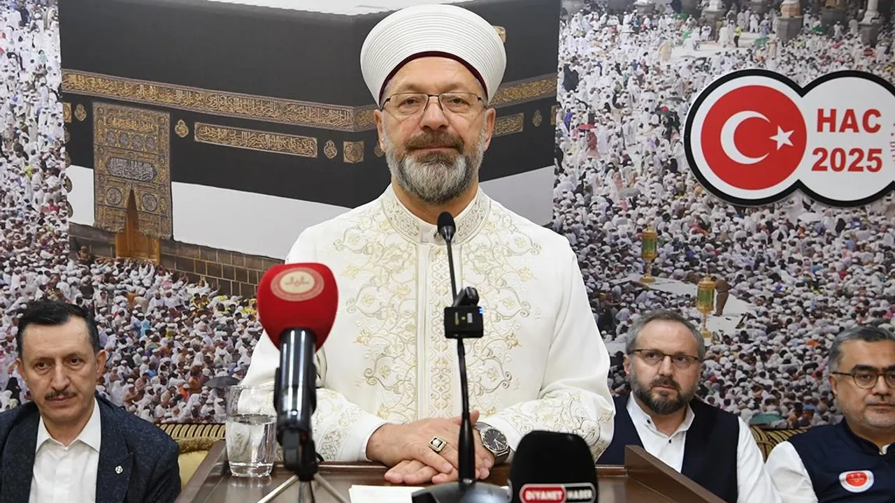 Diyanet’ten genç çiftlere Umre müjdesi… 500 Çiftin Umre bedelinin yarısı karşılanacak!