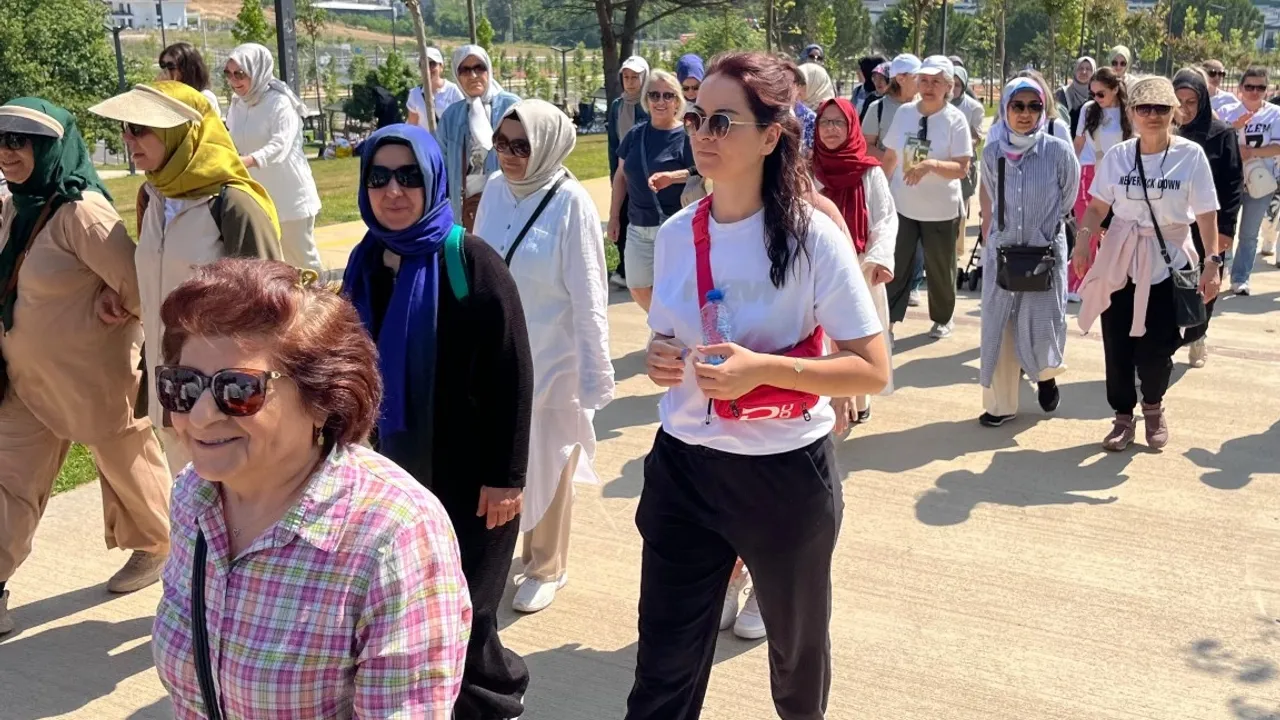 Kadınlar sağlıklı yaşam için yürüdü