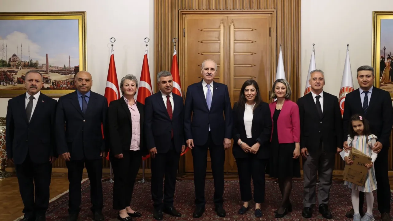 Kurtulmuş, TBMM personeliyle bayramlaştı