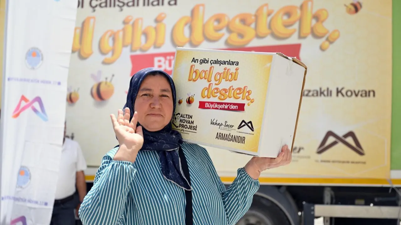 Mersin Büyükşehir’den arıcılara “Bal Gibi” destek