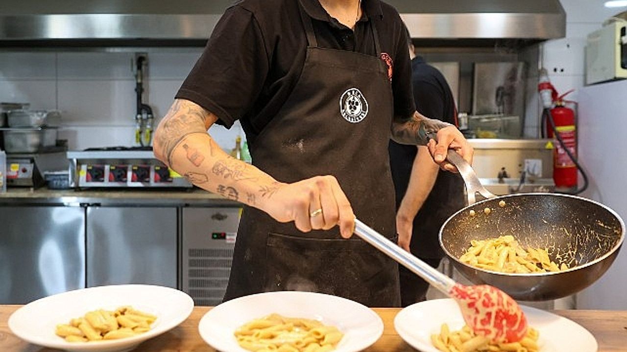 Buca’nın Üzüm Cafe’sini gençler çok sevdi