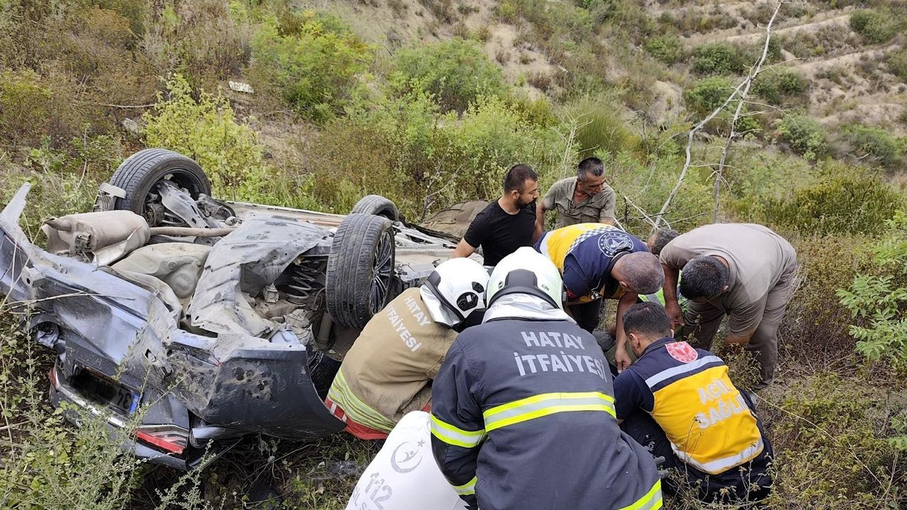 Hatay’da otomobil 200 metrelik uçuruma uçtu!