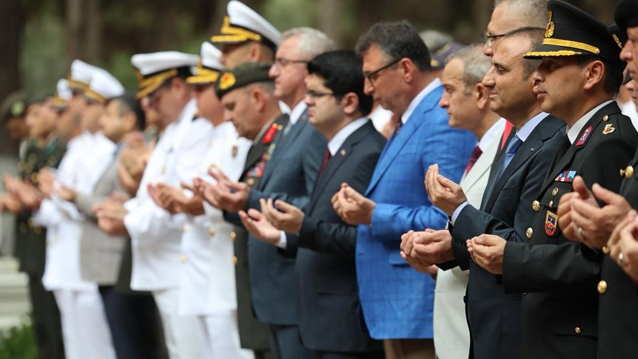 İskenderun Şehitliği’nde 15 Temmuz Anma Töreni…