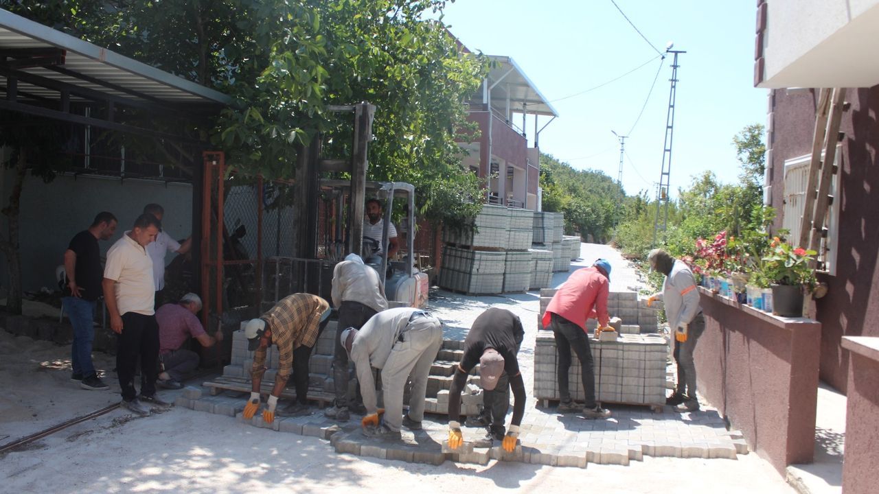 Tarihinde ilk kez asfalt ve parke taşı hizmeti aldı...
