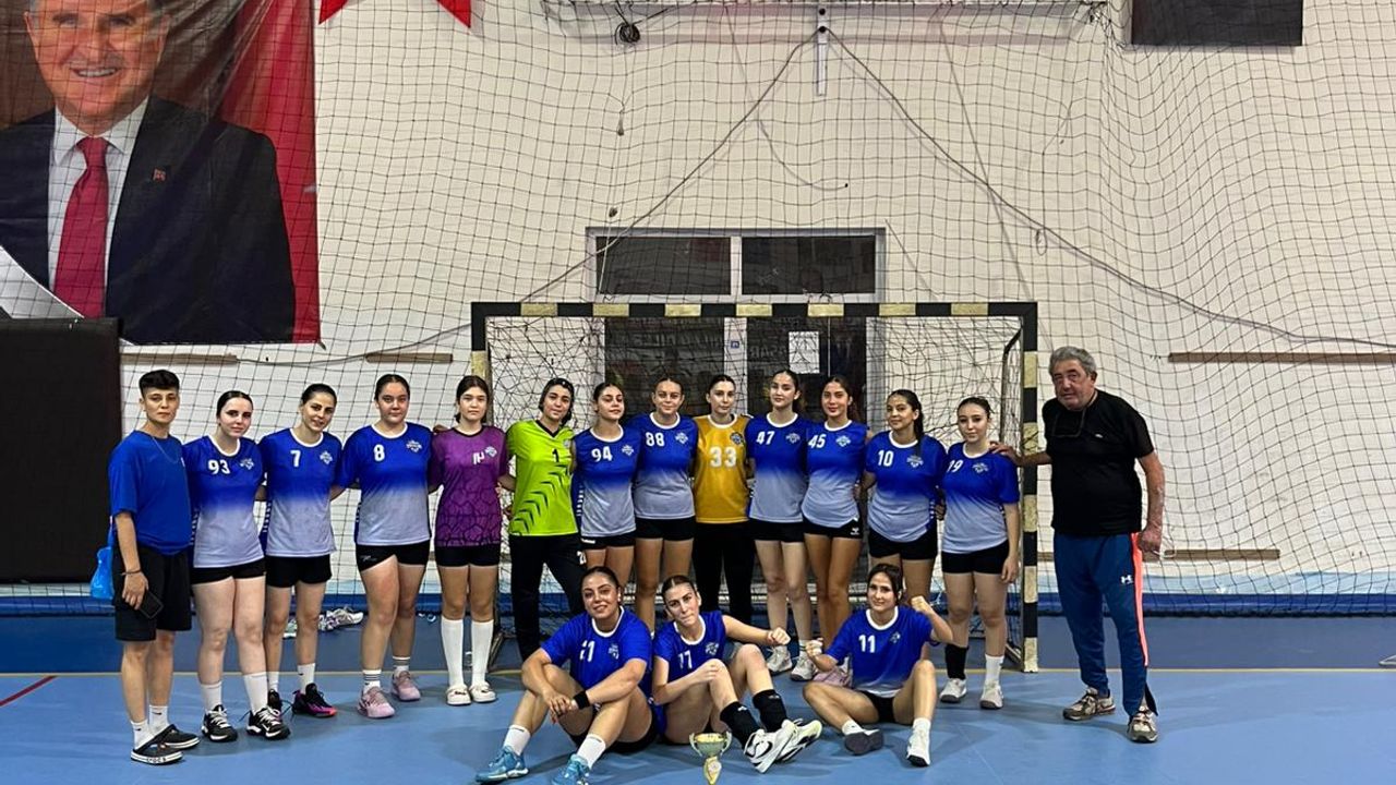 İskenderun Belediyesi Kadın hentbol takımından başarı...
