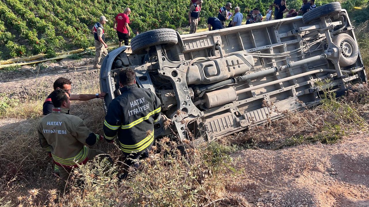 Hatay’da minibüs Şarampole Yuvarlandı…