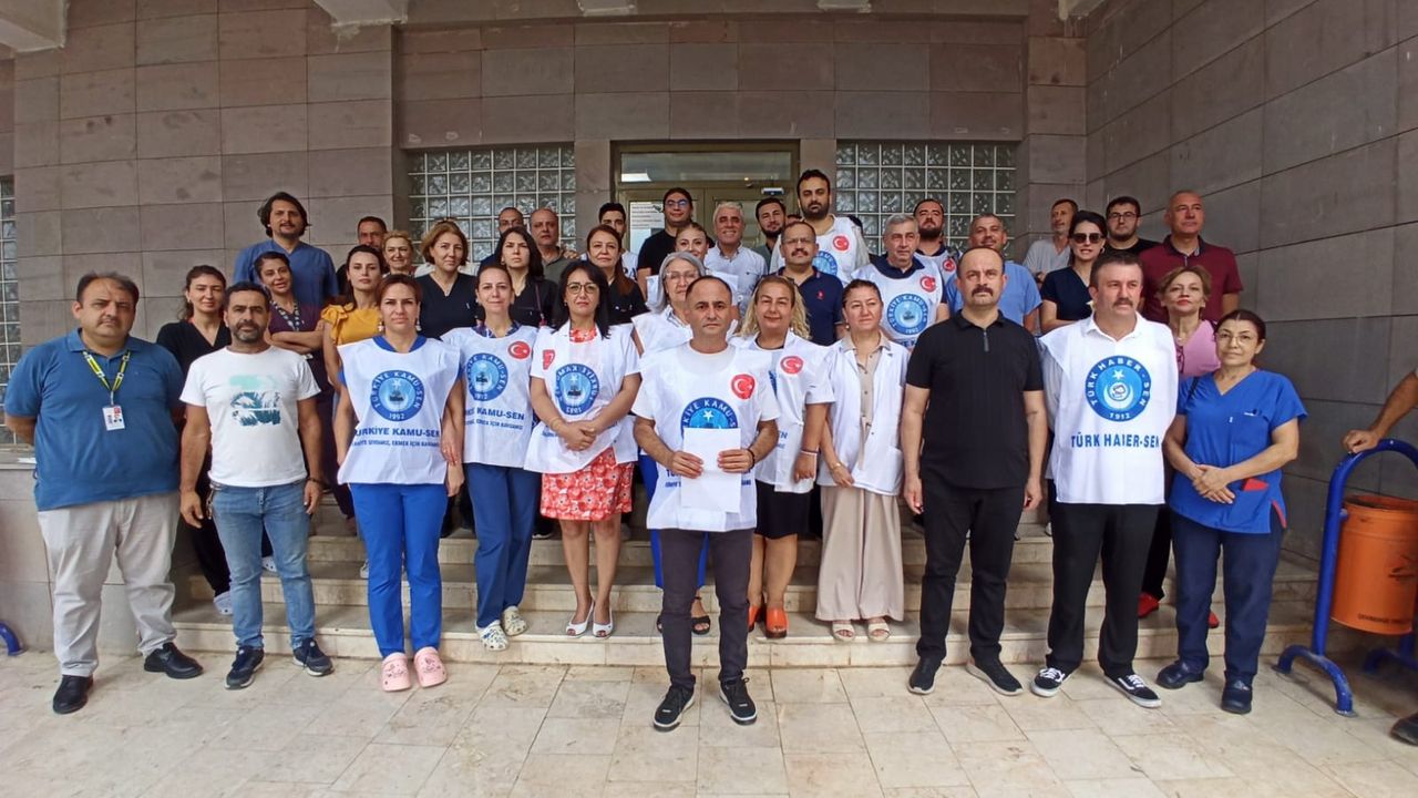 Türk Sağlık-Sen’den Hastane önünde açıklama…