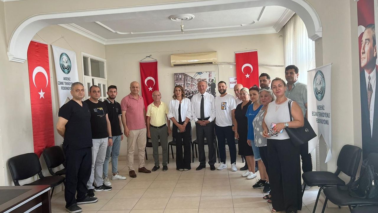 CHP'li Kara'dan Akdeniz Eczacı Teknisyenleri Federasyonu'na Ziyaret