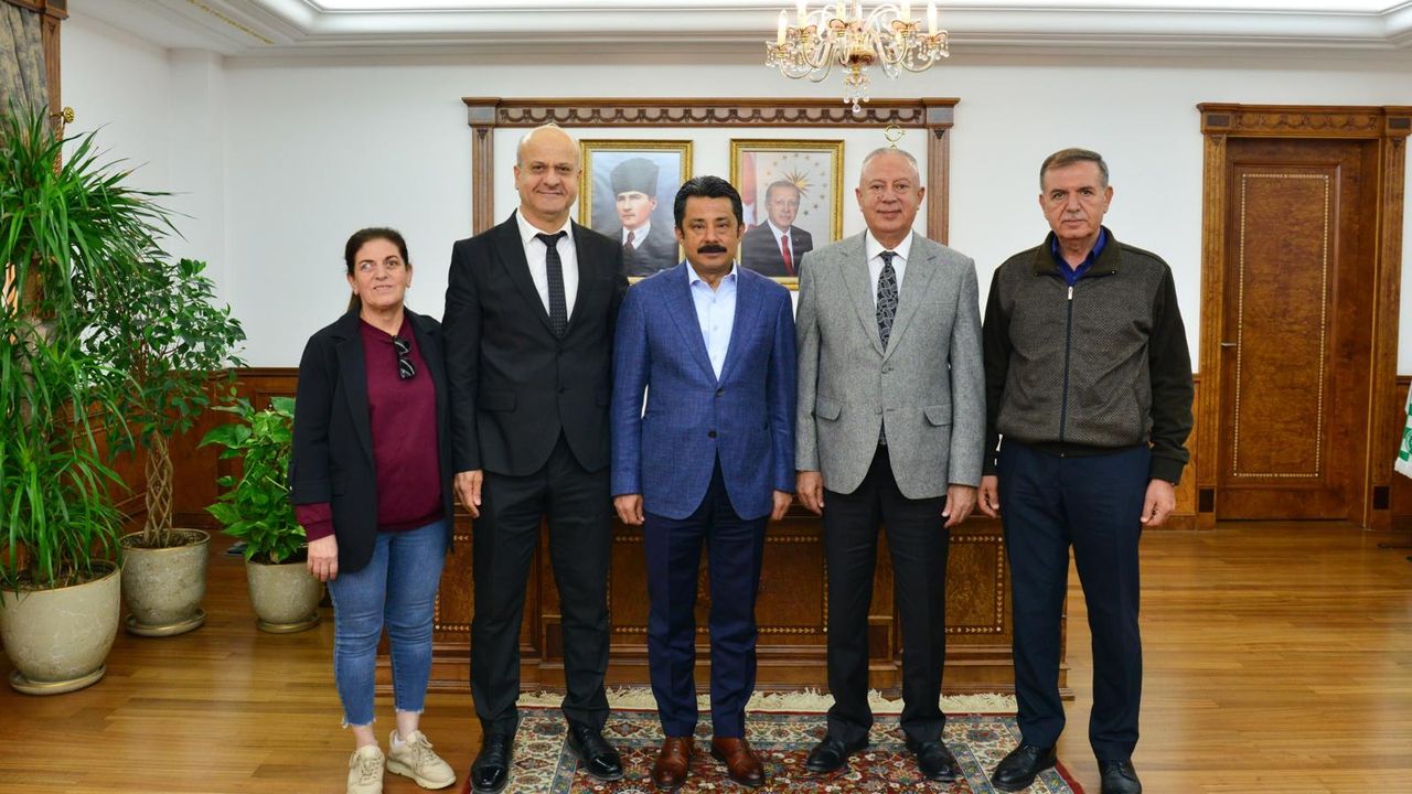 Eczane Teknisyenlerinden Kırşehir Valisi’ne Ziyaret