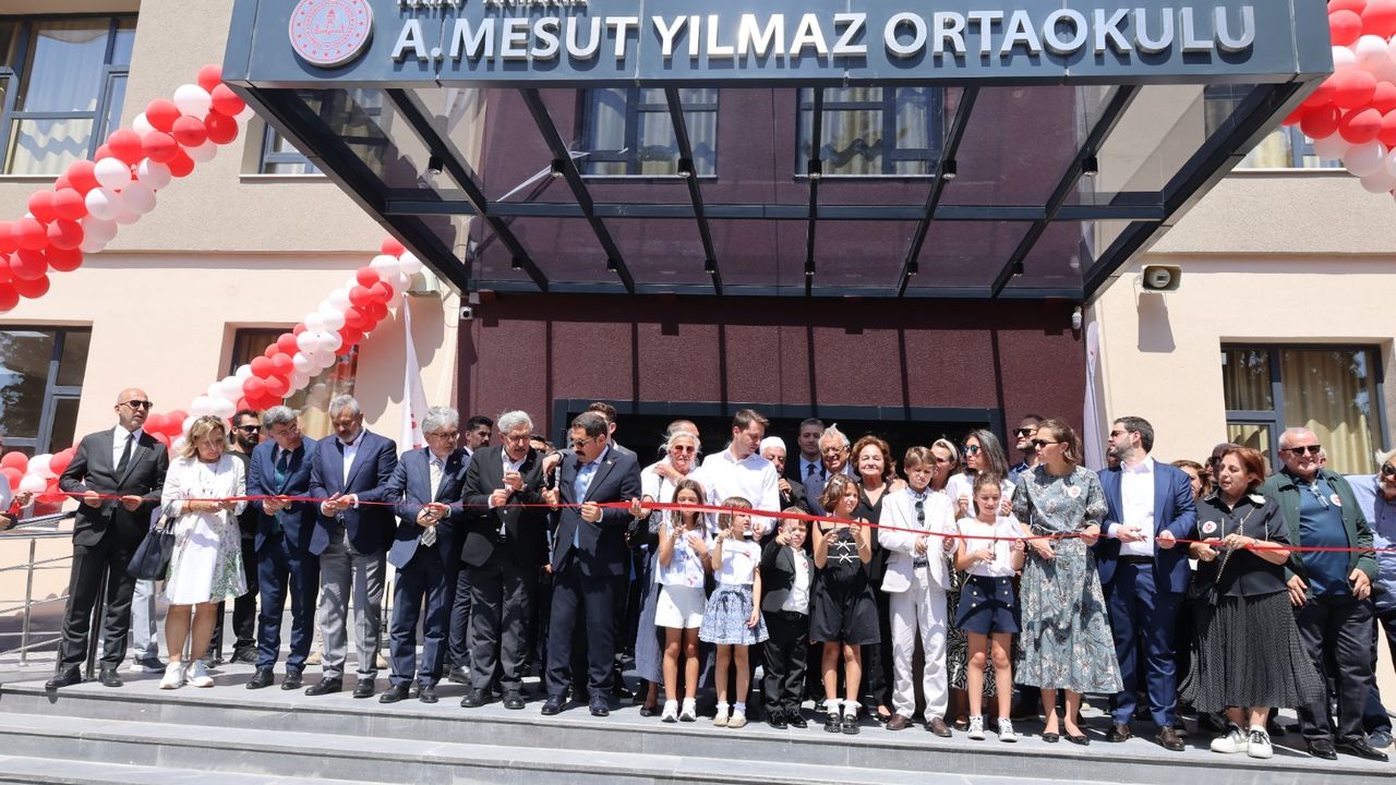 Mesut Yılmaz Ortaokulu Törenle Açıldı