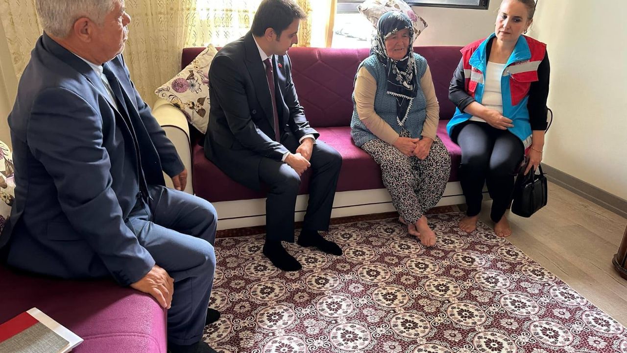 Hassa’da Kaymakamdan Yaşlılara Ziyaret